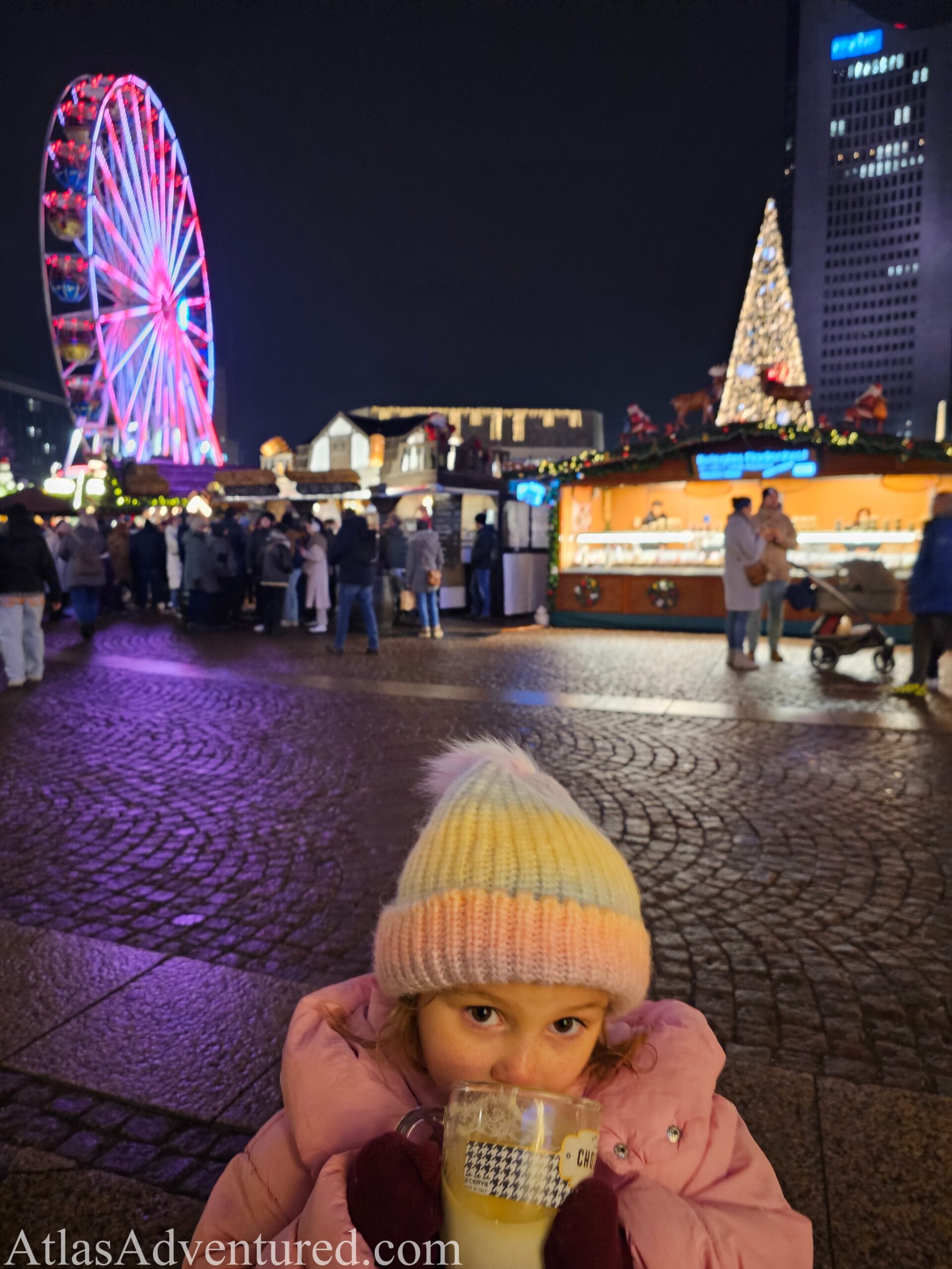 AtlasAdventured family enjoying Leipzig Christmas Market