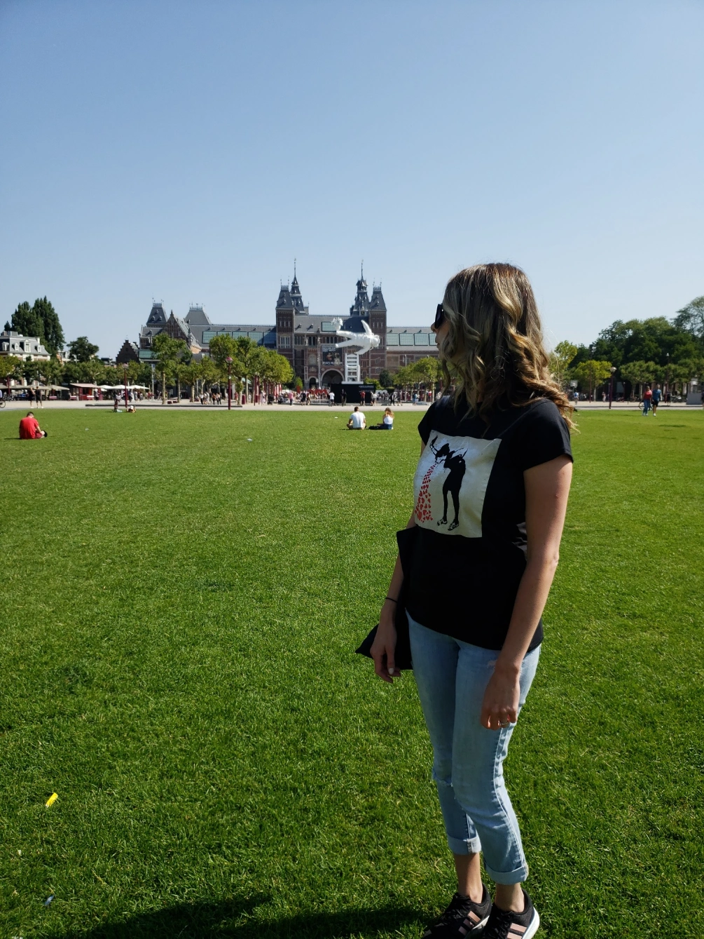 Sara outside of Rijksmuseum